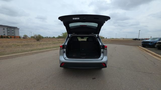 Used 2021 Toyota Highlander XLE image 27