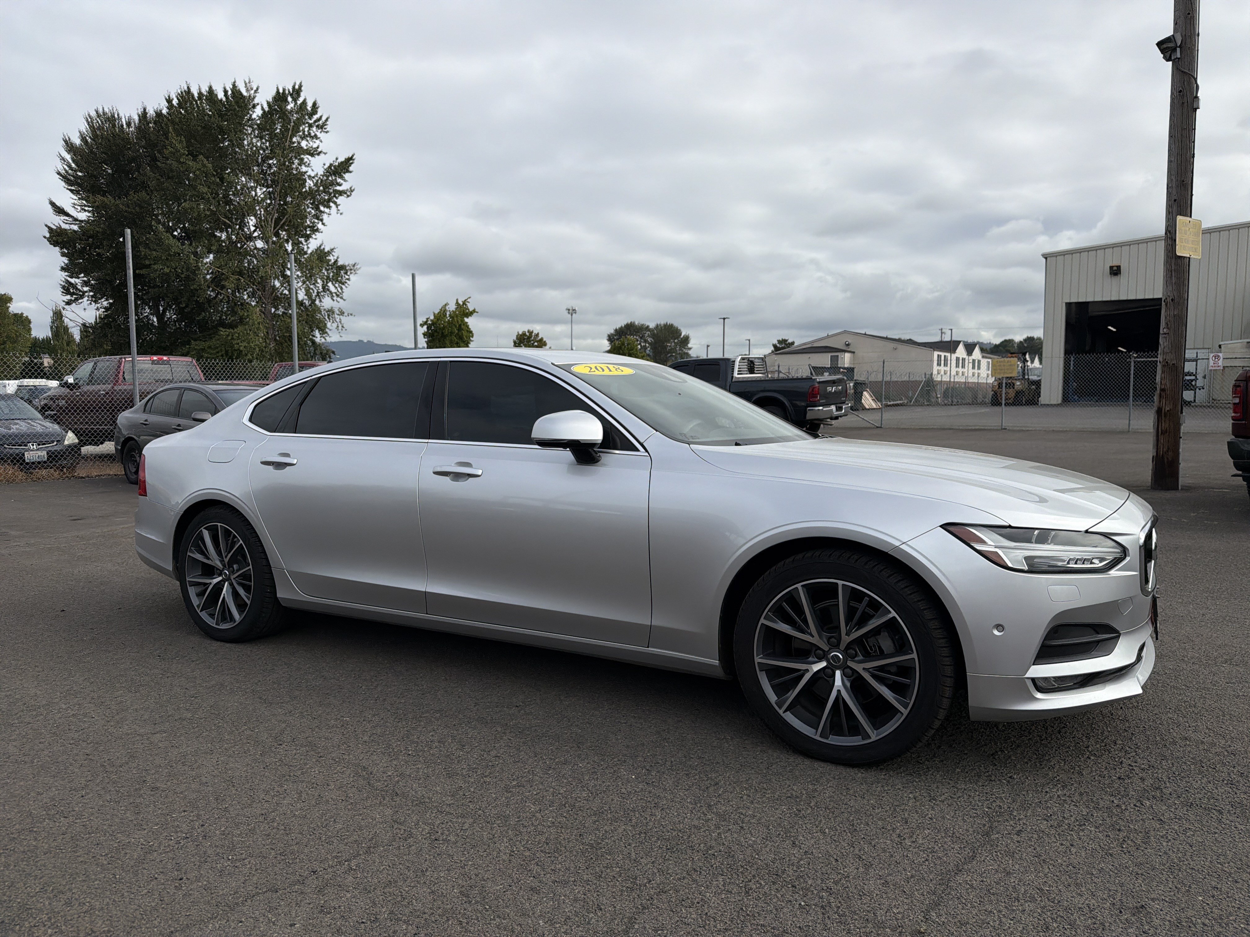 Used 2018 Volvo S90 T5 Momentum w/ Convenience Package AWD/4WD image 6
