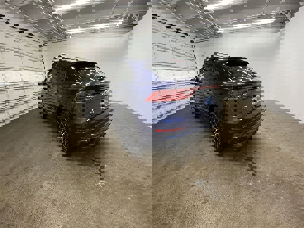 Used 2019 Audi Q8 Premium Plus w/ Premium Plus image 4