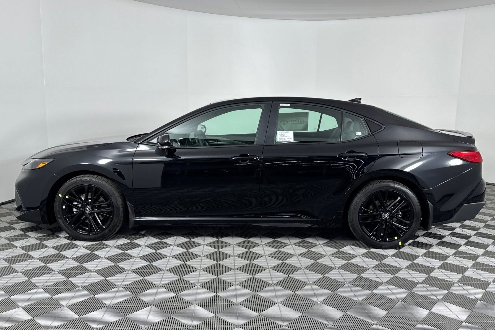 New 2026 Toyota Camry SE image 7