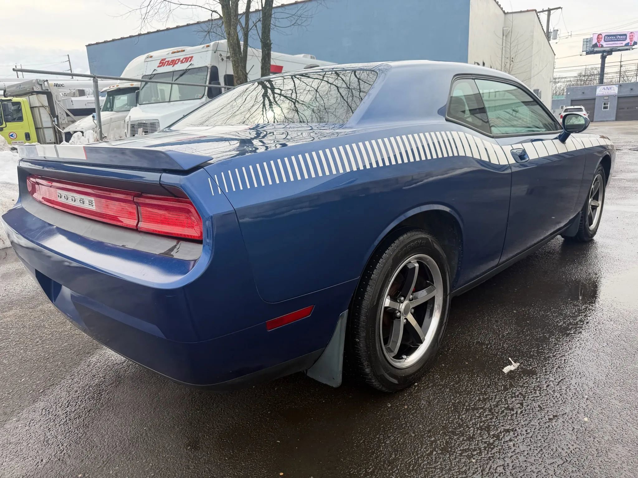 Used 2010 Dodge Challenger SE image 5