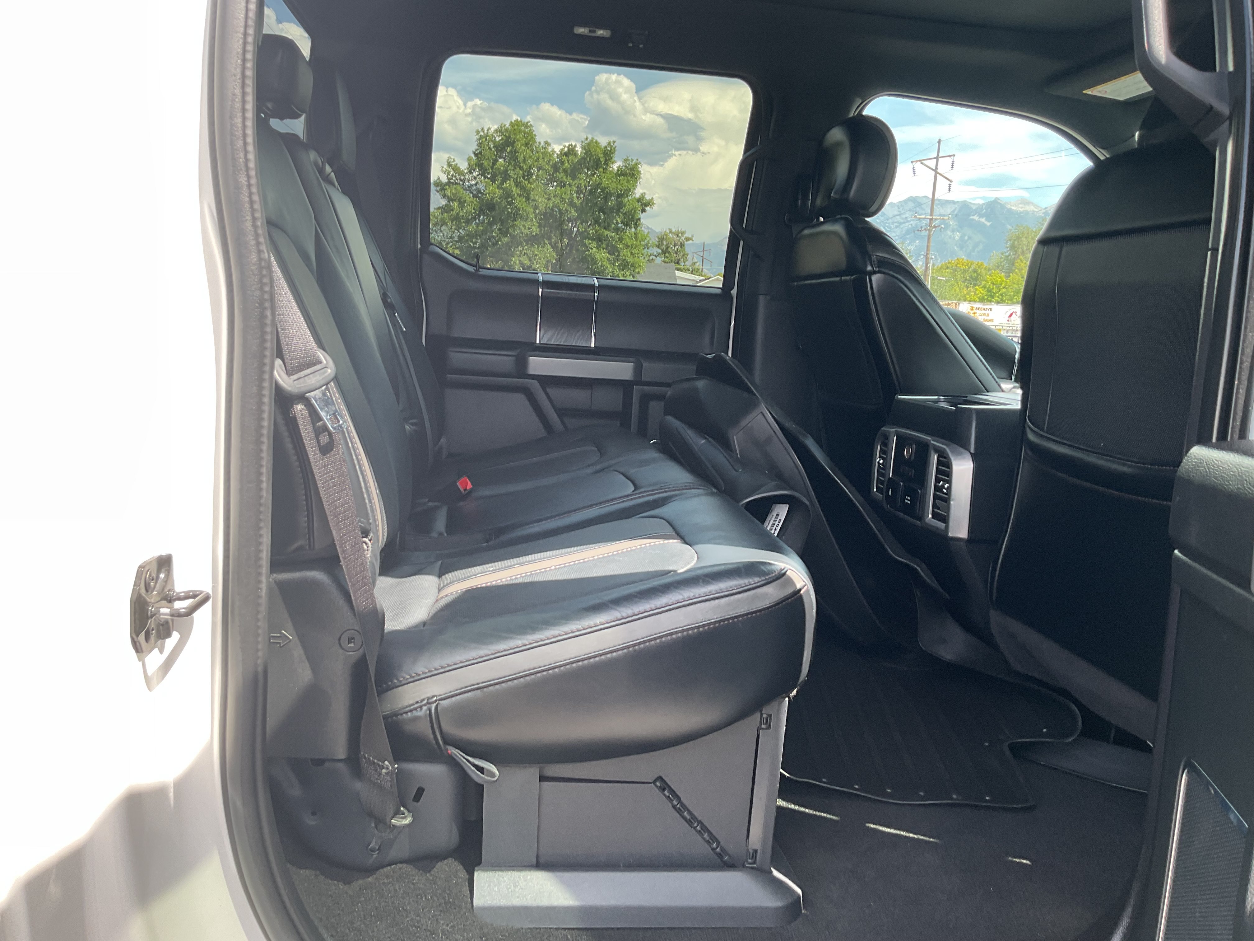 Used 2019 Ford F350 Platinum w/ Platinum Ultimate Package AWD/4WD image 19