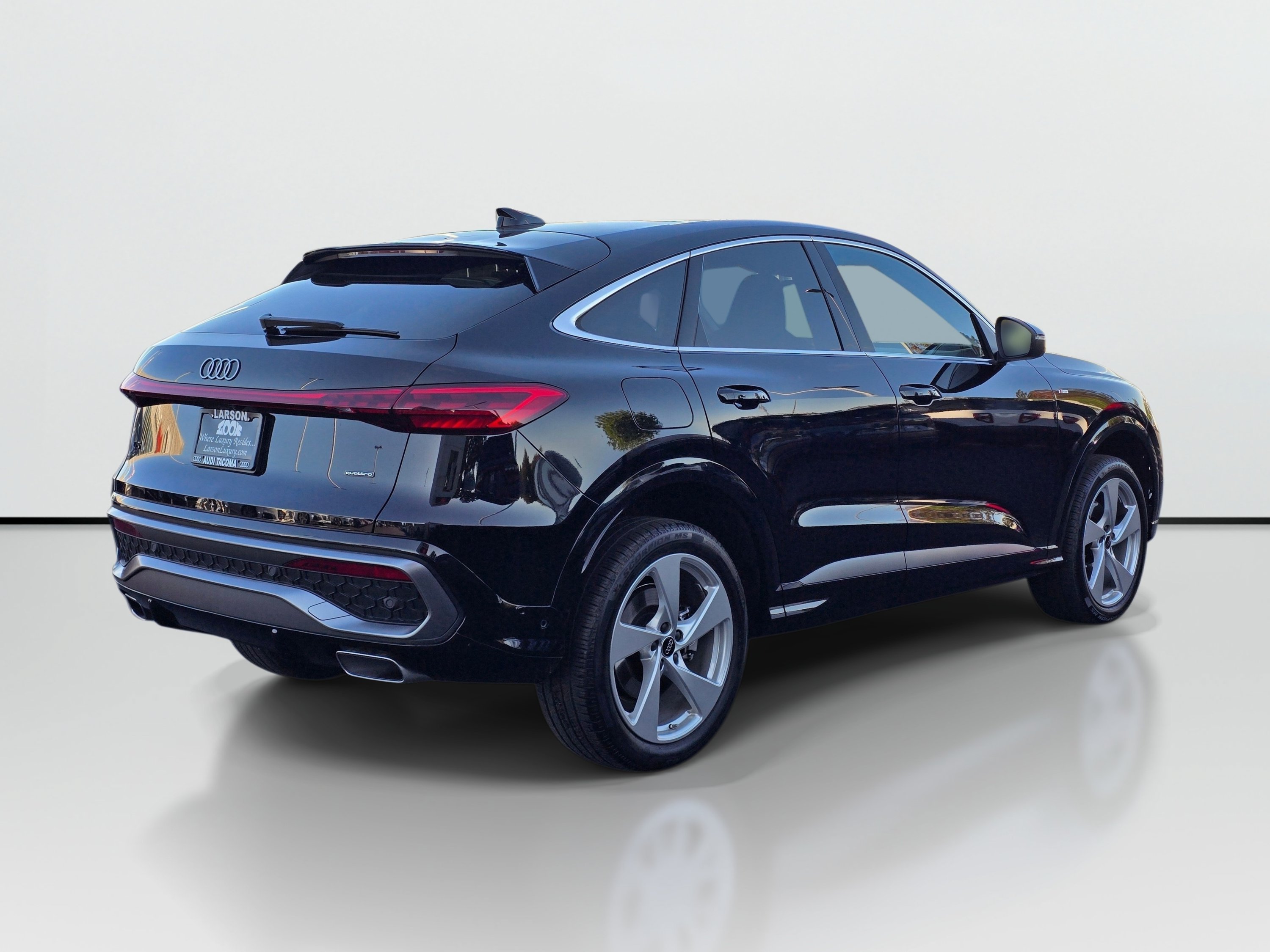 Certified 2025 Audi Q5 Premium Plus w/ Premium Plus AWD/4WD image 6