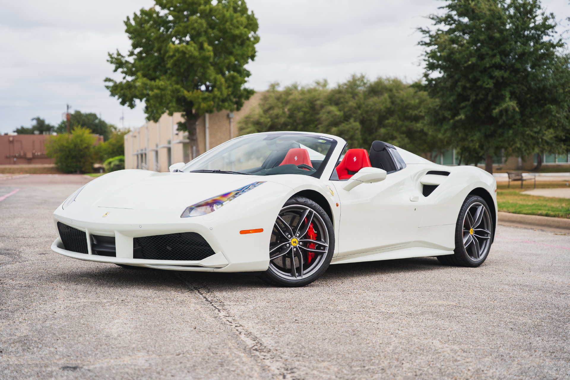 Used 2018 Ferrari 488 Spider RWD image 2