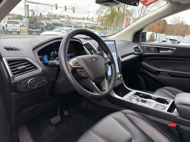 Used 2022 Ford Edge Titanium image 11
