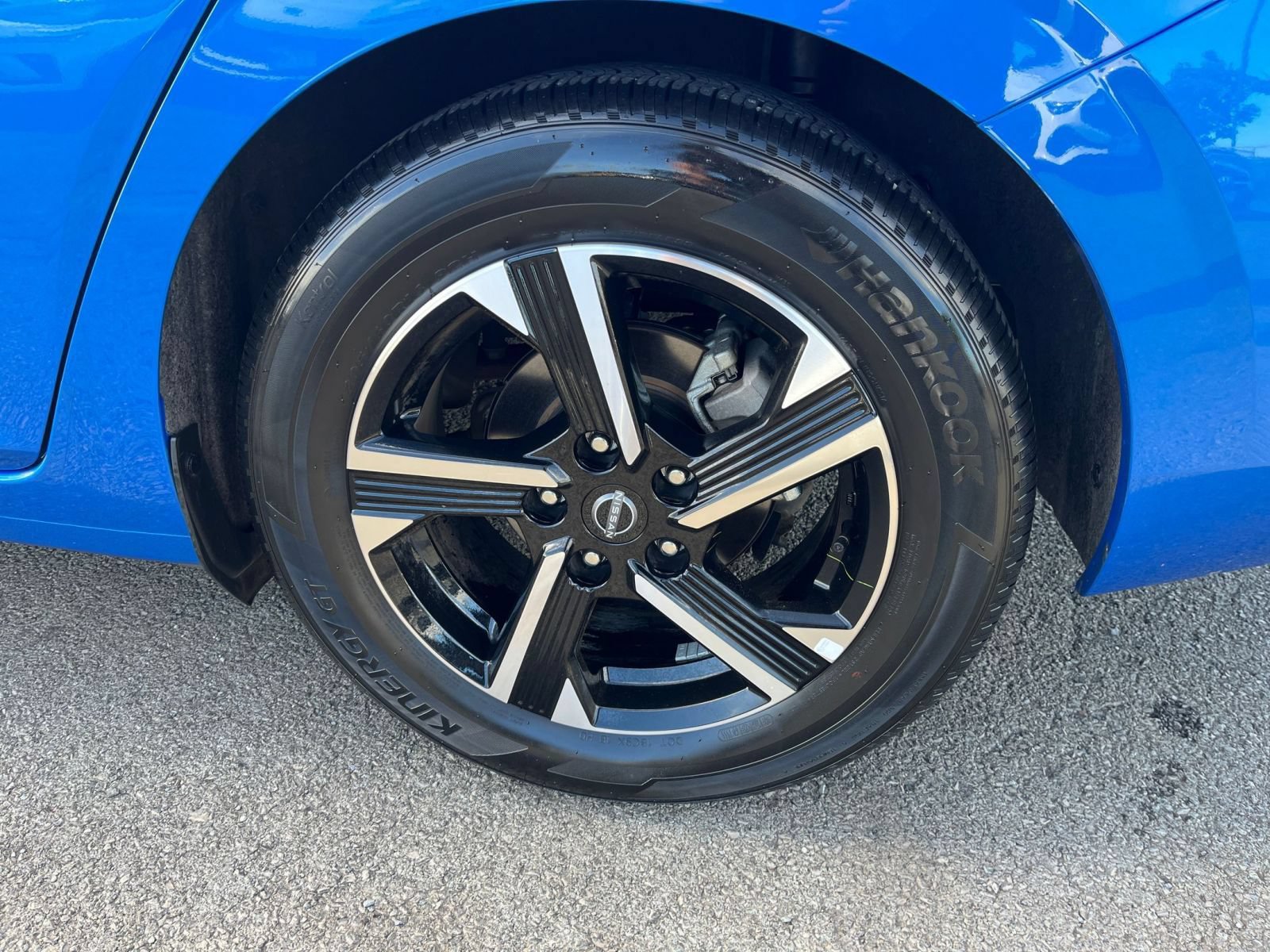 Used 2025 Nissan Sentra SV FWD image 28