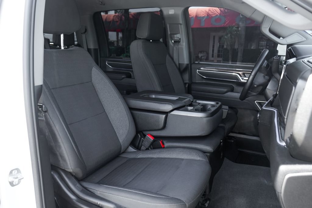 Used 2025 Chevrolet Silverado 3500 LT w/ Convenience Package AWD/4WD image 30