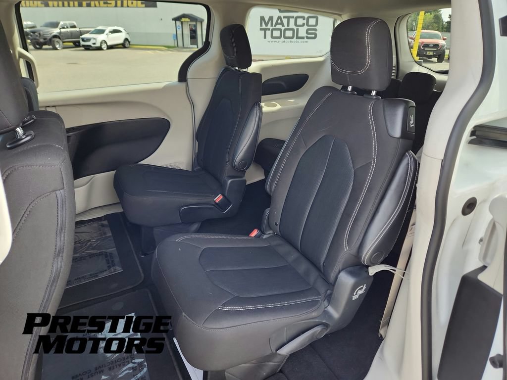 Used 2022 Chrysler Voyager LX FWD image 22