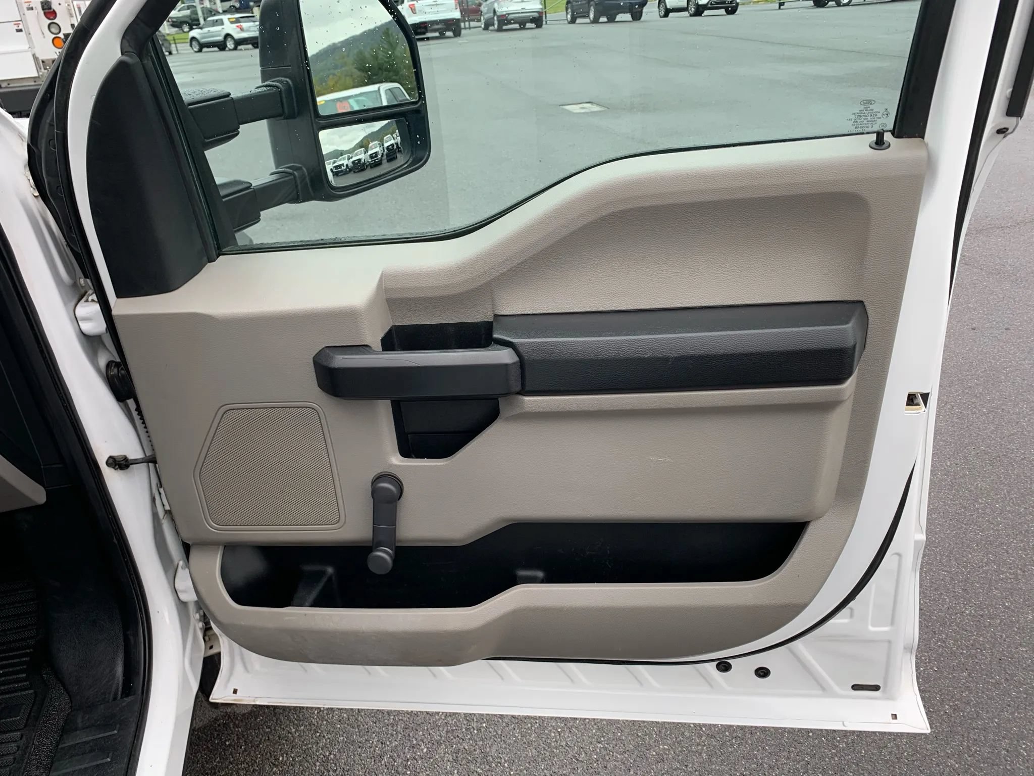 Used 2017 Ford F550 4x4 Regular Cab Super Duty image 20