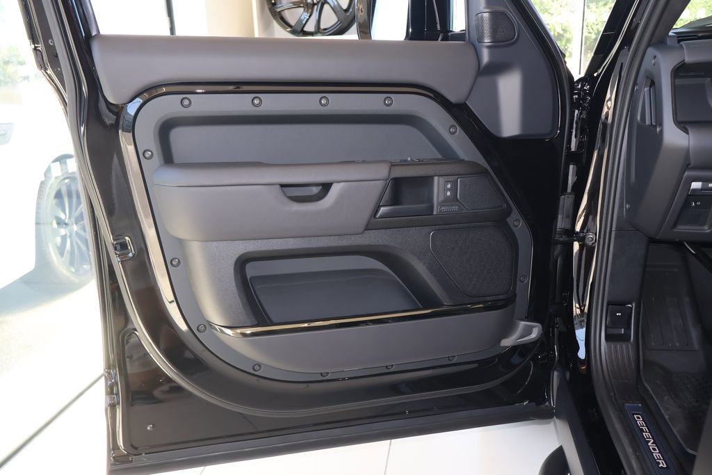 New 2026 Land Rover Defender 110 OCTA AWD/4WD image 6