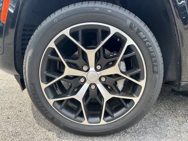 Used 2022 Jeep Grand Cherokee Summit AWD/4WD image 15
