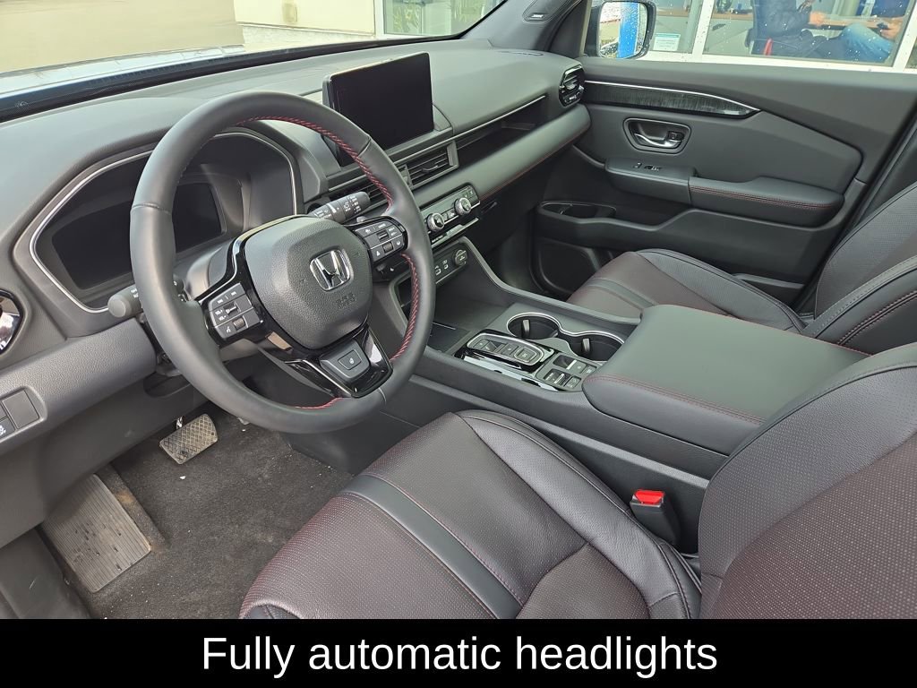 Certified 2025 Honda Pilot Black Edition image 26