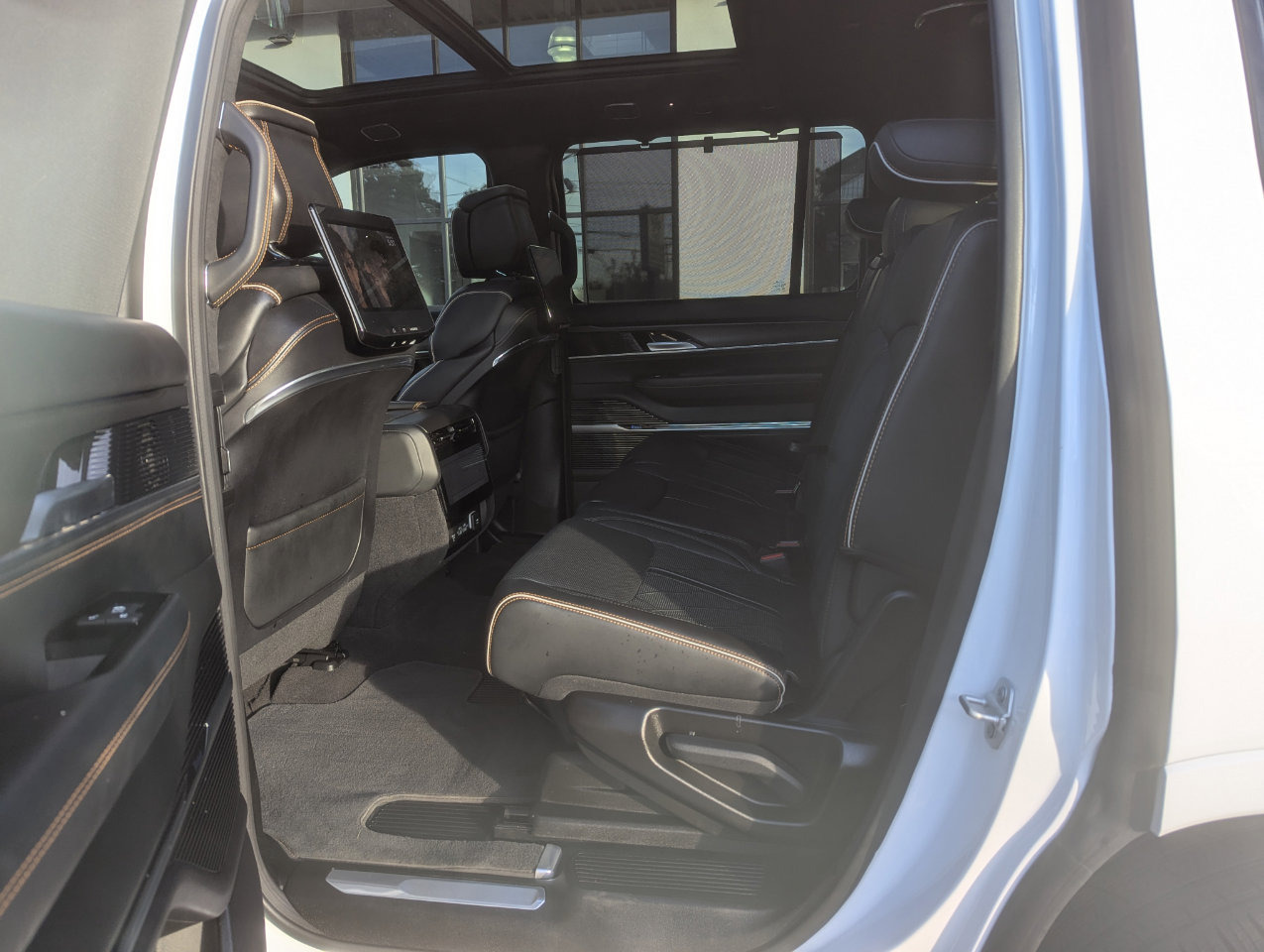 Used 2024 Jeep Grand Wagoneer Series III w/ Rear Seat Video Group 1 image 37