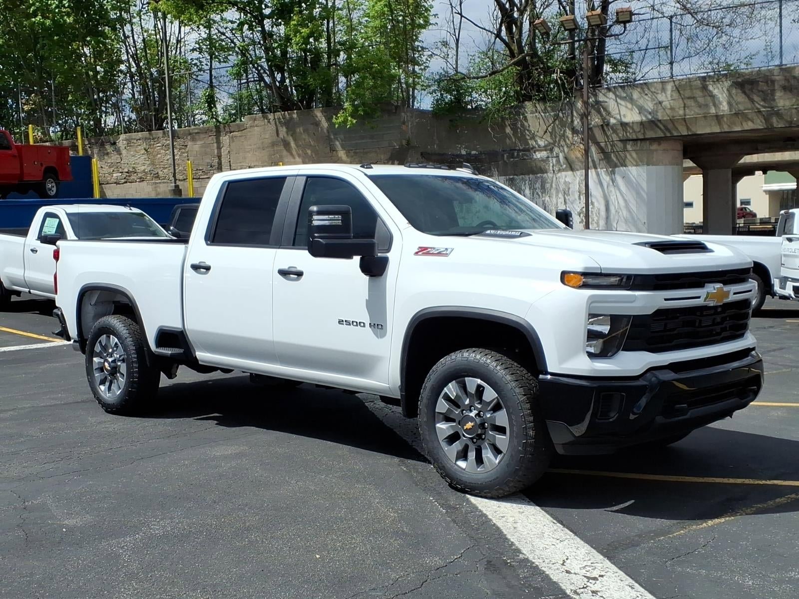 New 2026 Chevrolet Silverado 2500 Custom w/ Custom Value Package AWD/4WD video 1