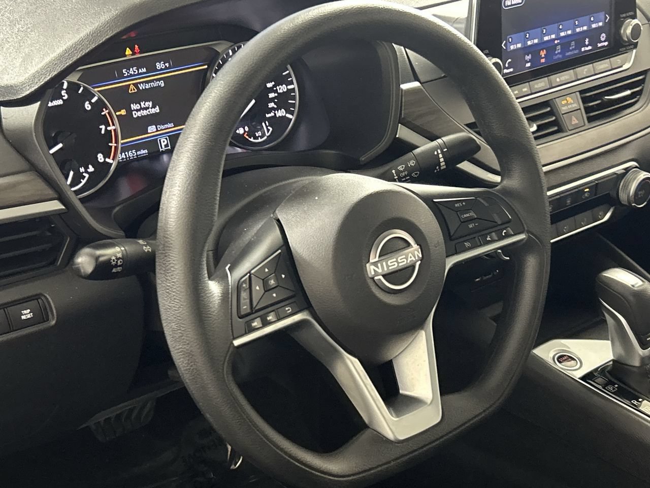 Used 2025 Nissan Altima 2.5 SV FWD image 13