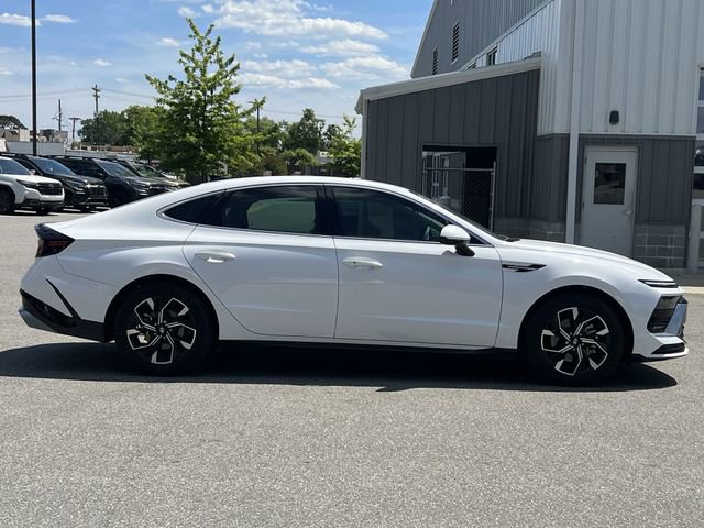 Certified 2025 Hyundai Sonata SEL AWD/4WD image 14
