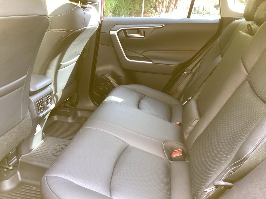 Used 2025 Toyota RAV4 XLE image 5