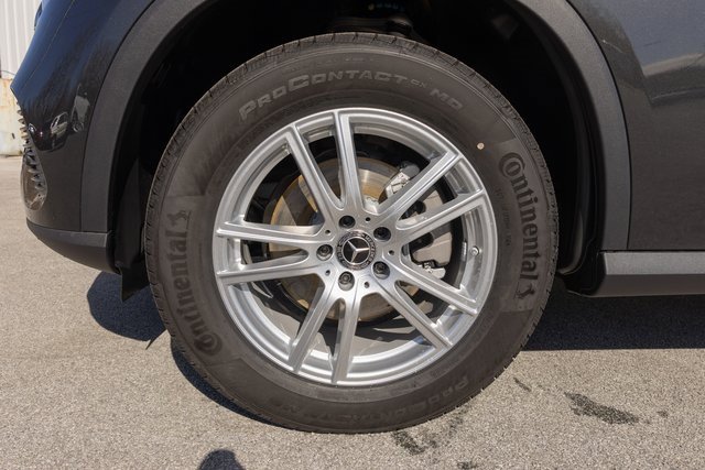 Certified 2025 Mercedes-Benz GLC 300 4MATIC image 5