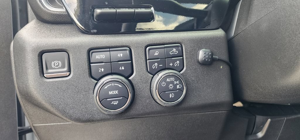 Used 2024 Chevrolet Silverado 3500 LTZ w/ LTZ Premium Package AWD/4WD image 28