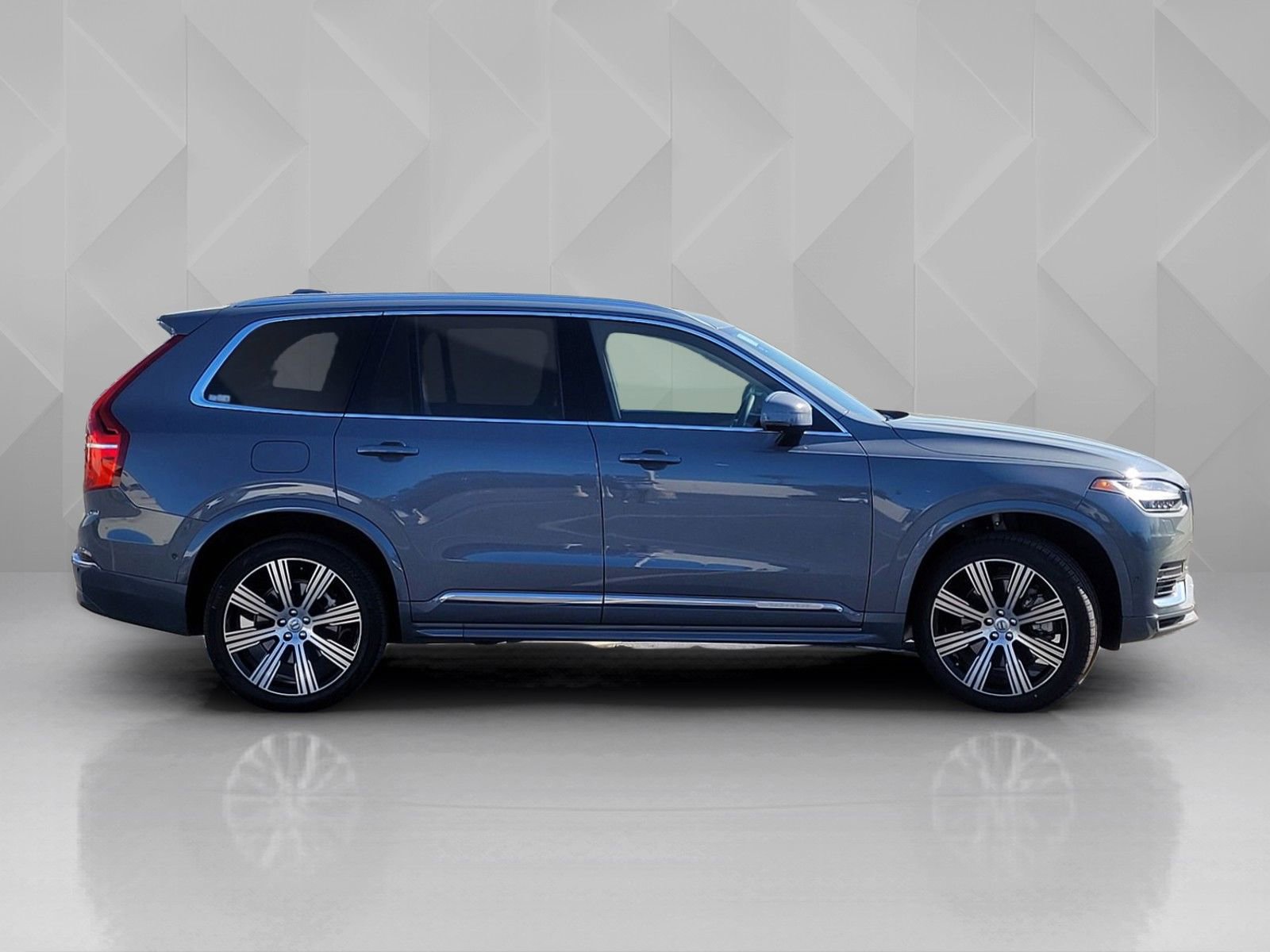Certified 2023 Volvo XC90 T8 Plus w/ Protection Package Premier image 7