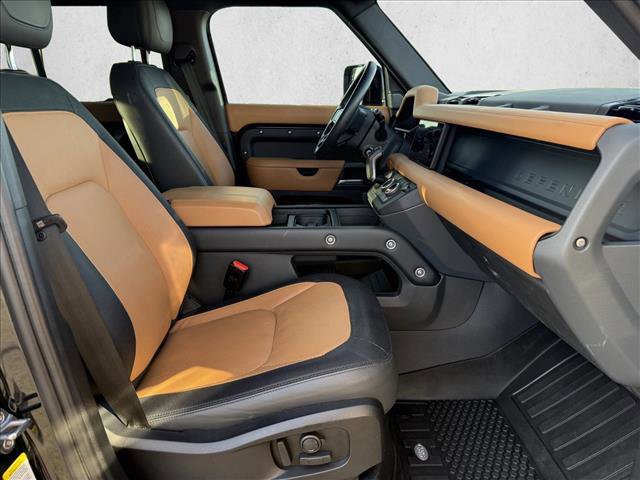 Used 2024 Land Rover Defender 110 X-Dynamic SE image 11