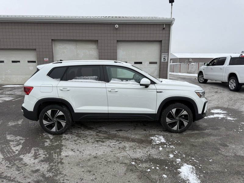 Used 2024 Volkswagen Taos SE image 5