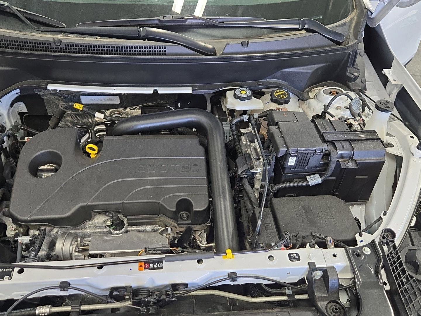 Used 2024 GMC Terrain SLE image 32