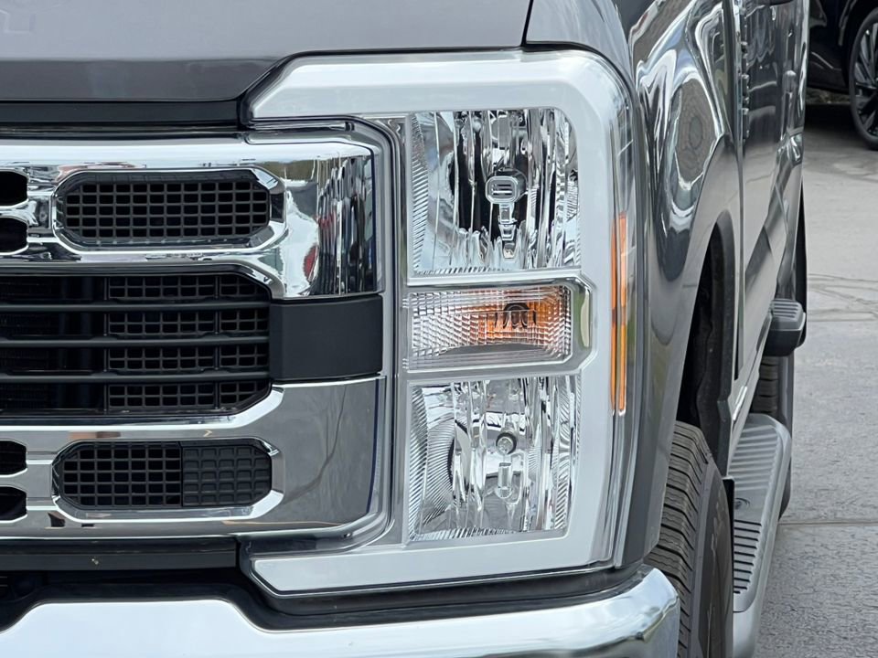 Used 2023 Ford F250 XLT w/ Snow Plow/Camper Package AWD/4WD image 36