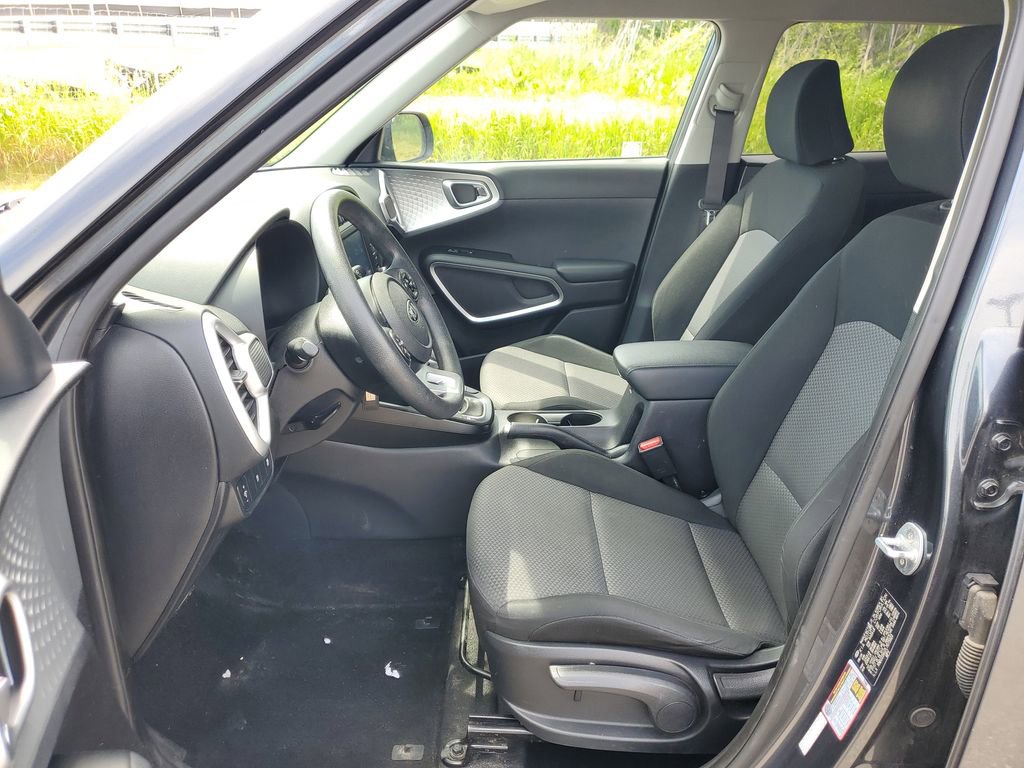 Used 2020 Kia Soul LX FWD image 8