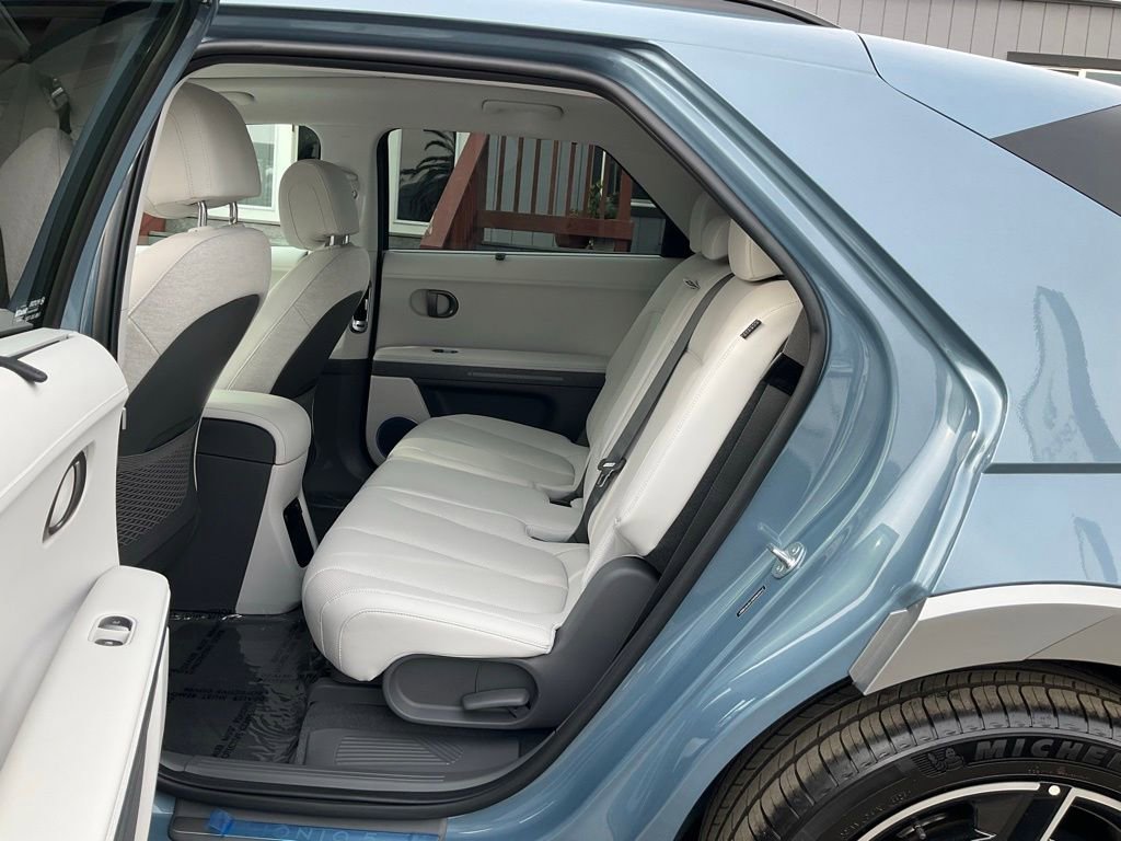 Used 2025 Hyundai Ioniq 5 Limited image 8