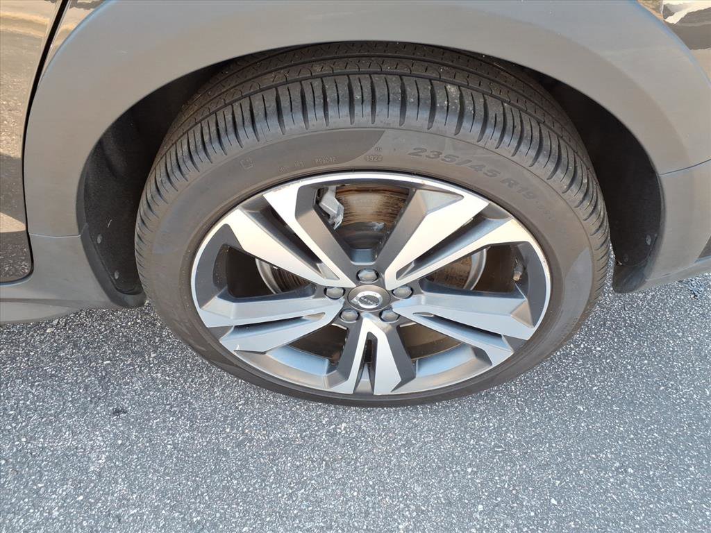 Certified 2025 Volvo V60 B5 Cross Country Plus image 11