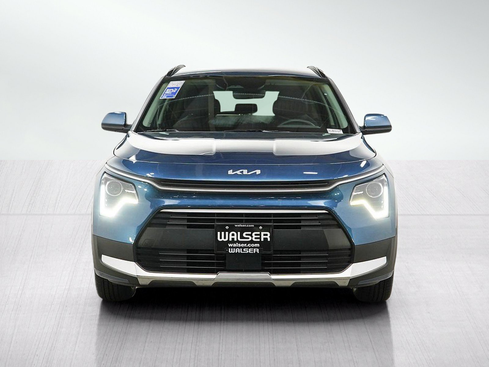Used 2024 Kia Niro EX w/ EX Cold Weather Package FWD image 8
