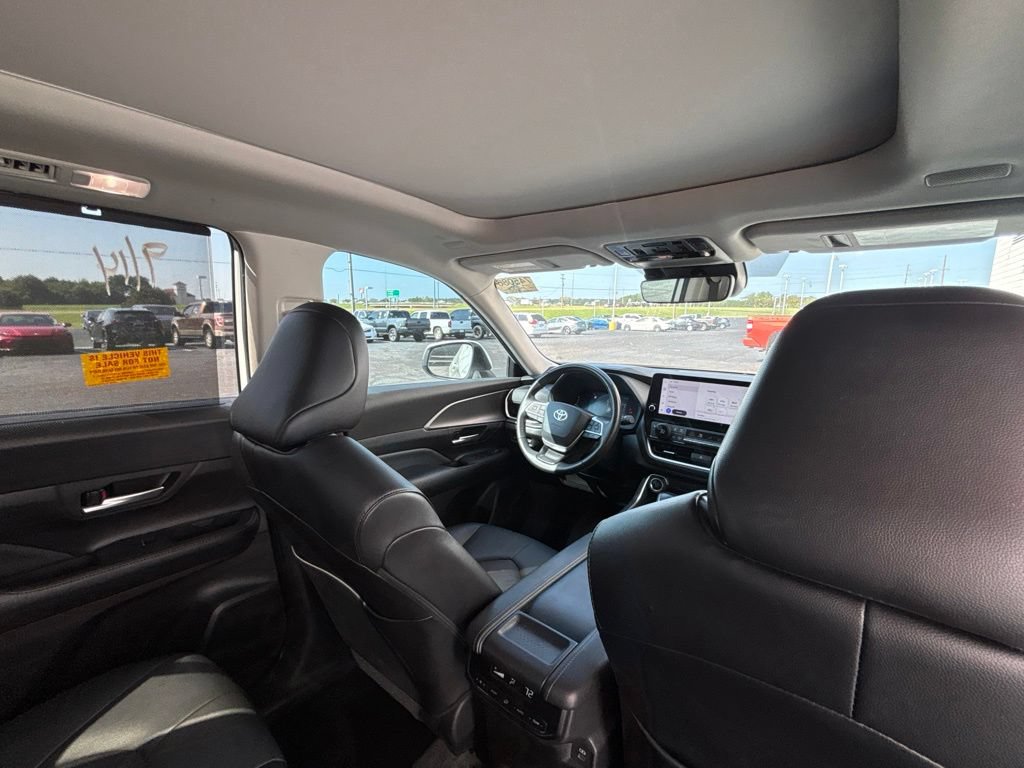 Used 2024 Toyota Grand Highlander AWD image 34