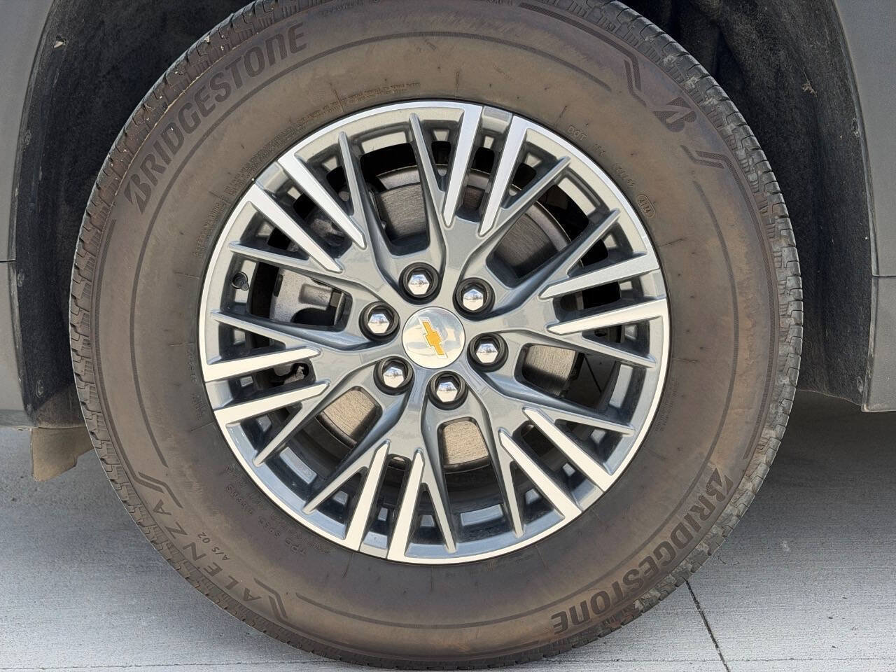 Used 2025 Chevrolet Traverse LT w/ Enhanced Driving Package FWD image 10