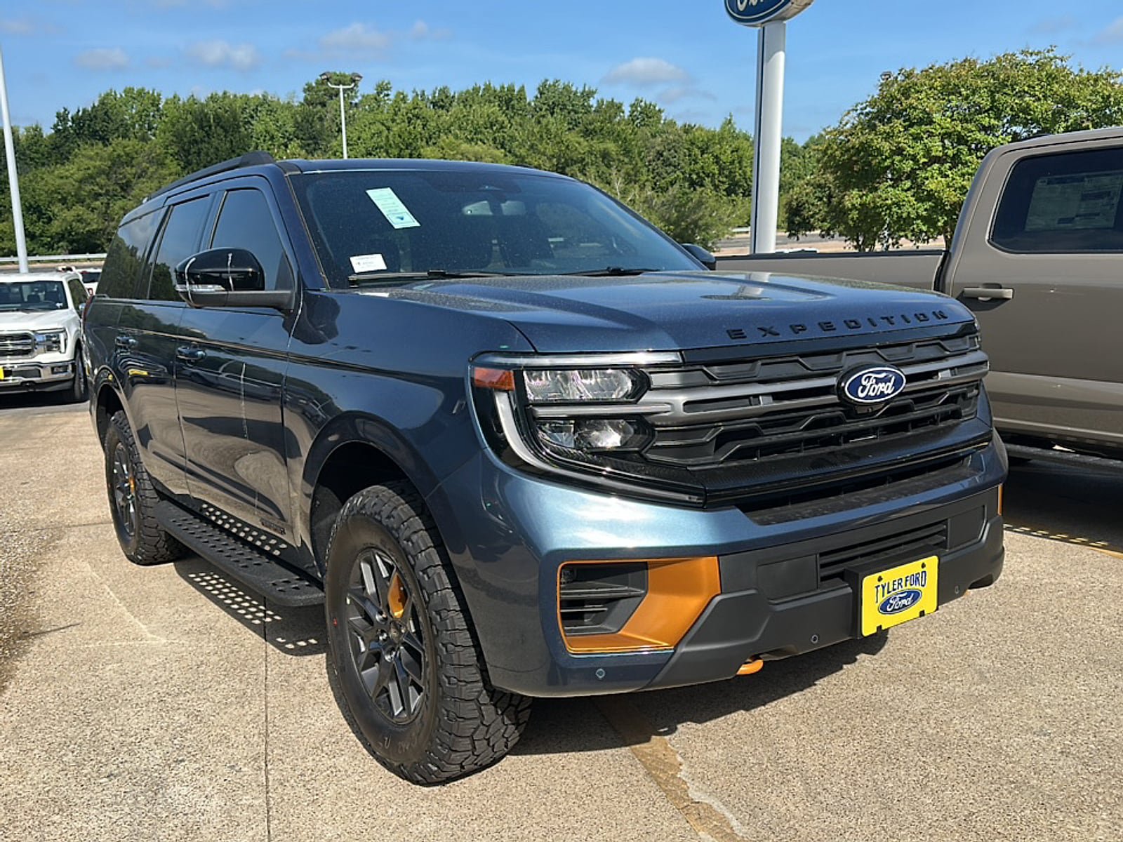 New 2027 Ford Expedition Tremor w/ Driver's Package