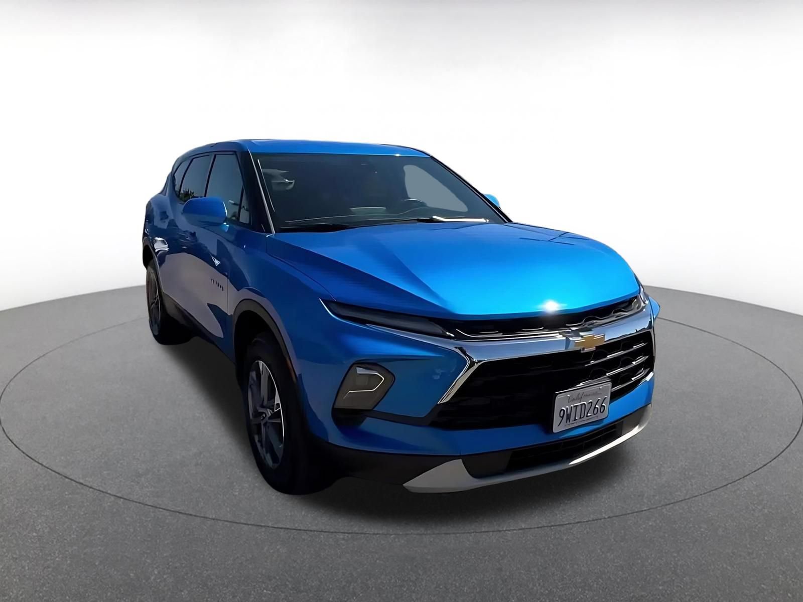 Used 2026 Chevrolet Blazer LT FWD image 3