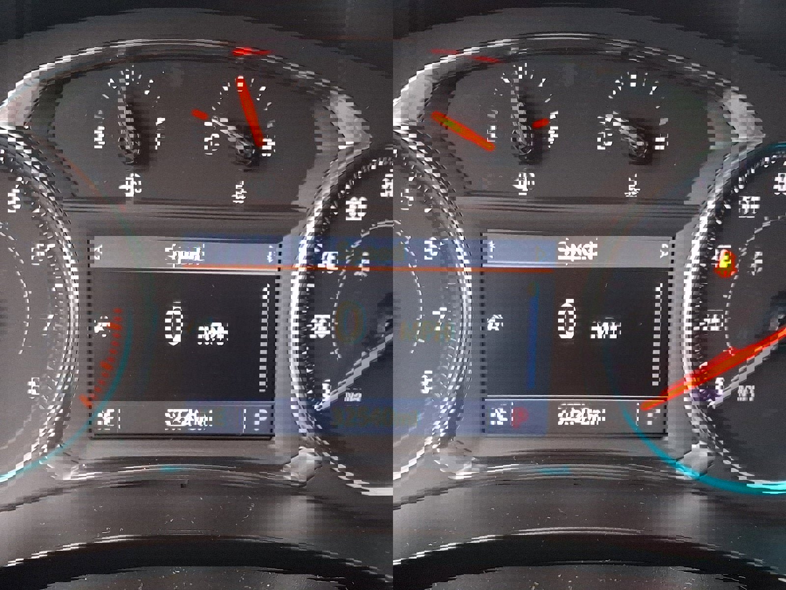 Used 2023 Chevrolet Traverse LT w/ Rear Camera Mirror Package image 22