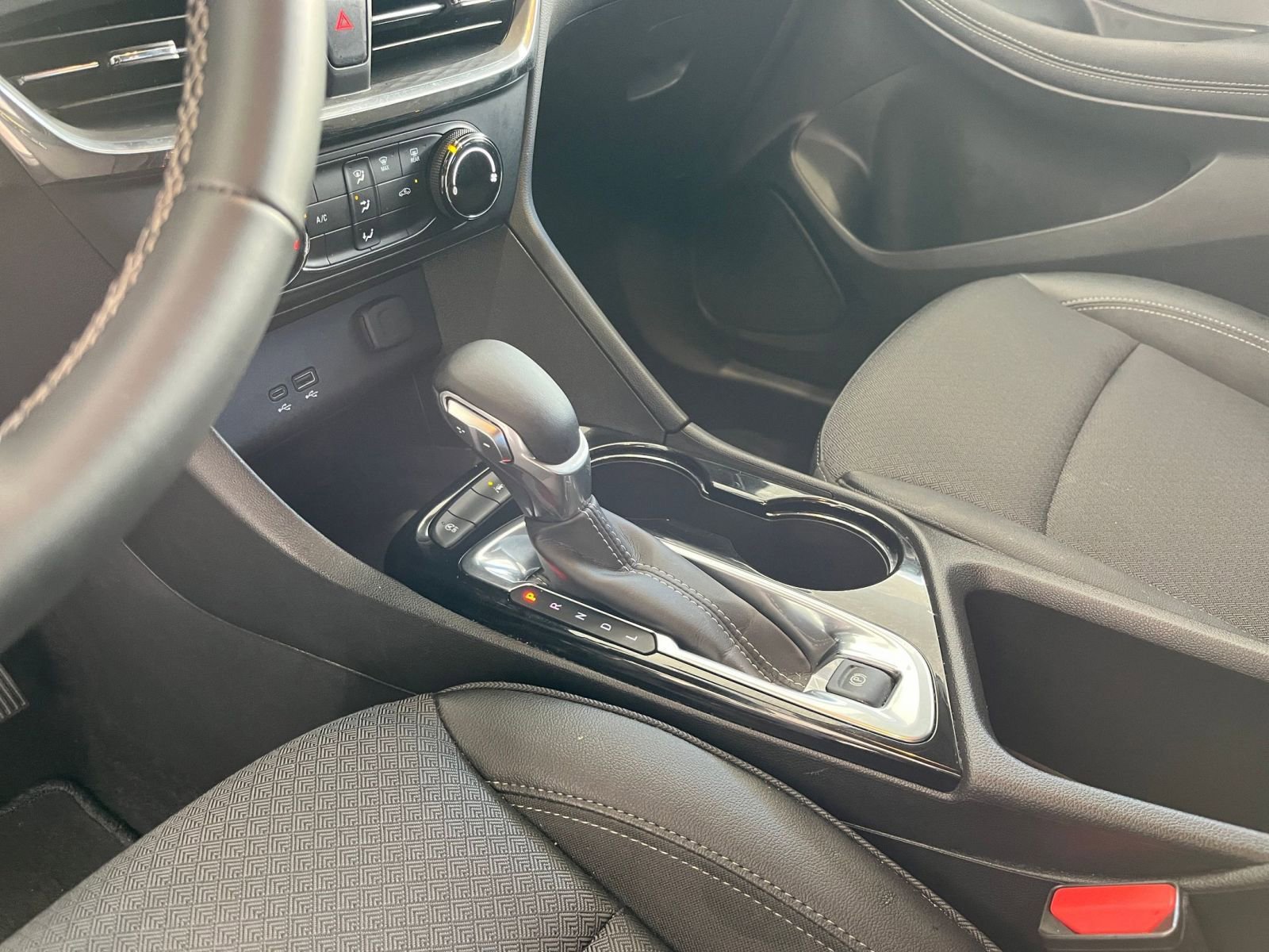 Used 2025 Buick Encore GX Preferred image 41