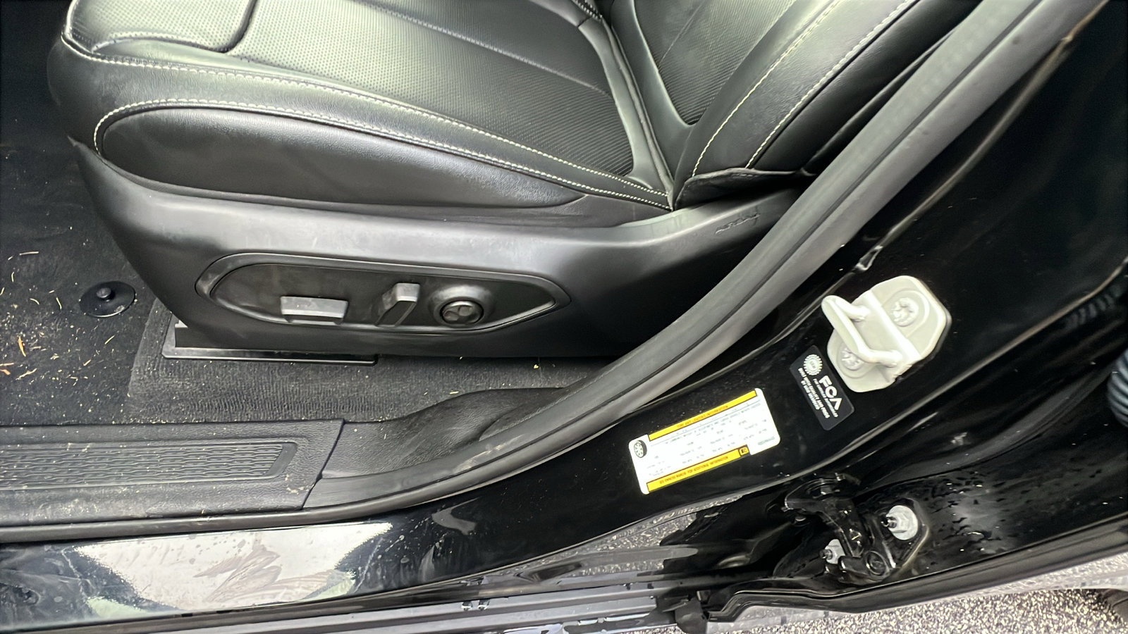 Used 2024 Jeep Grand Cherokee L Limited w/ Luxury Tech Group II image 17