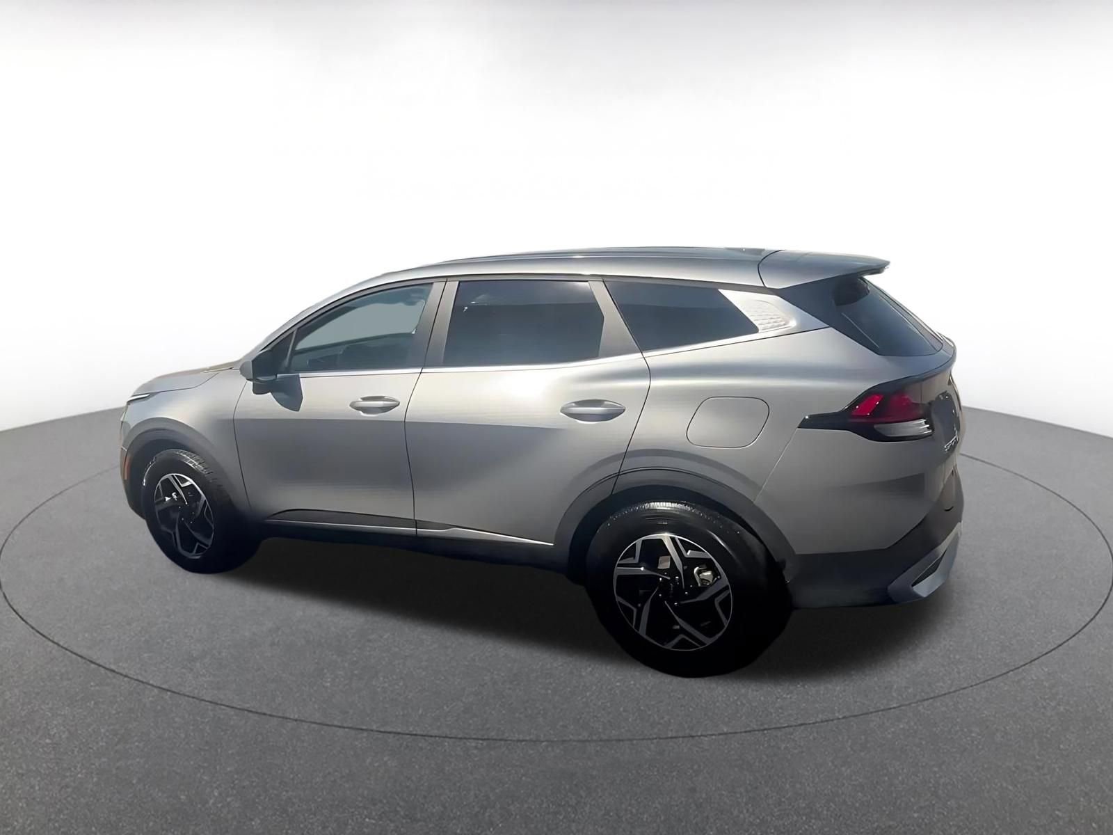 Used 2025 Kia Sportage LX image 10