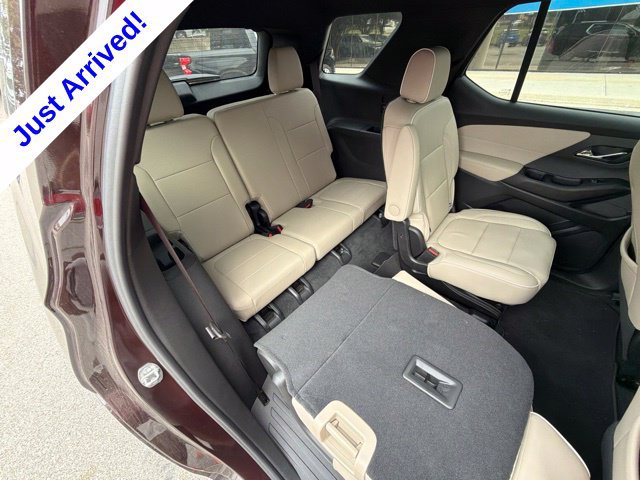 Used 2023 Chevrolet Traverse Premier FWD image 36