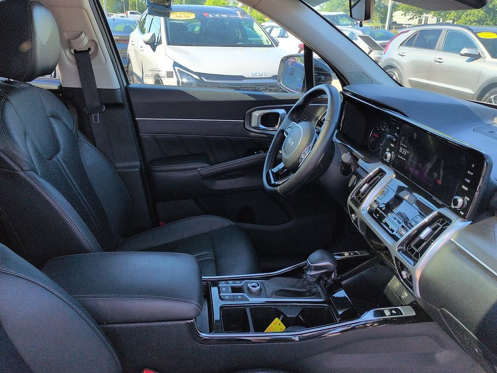 Certified 2022 Kia Sorento SX FWD image 7