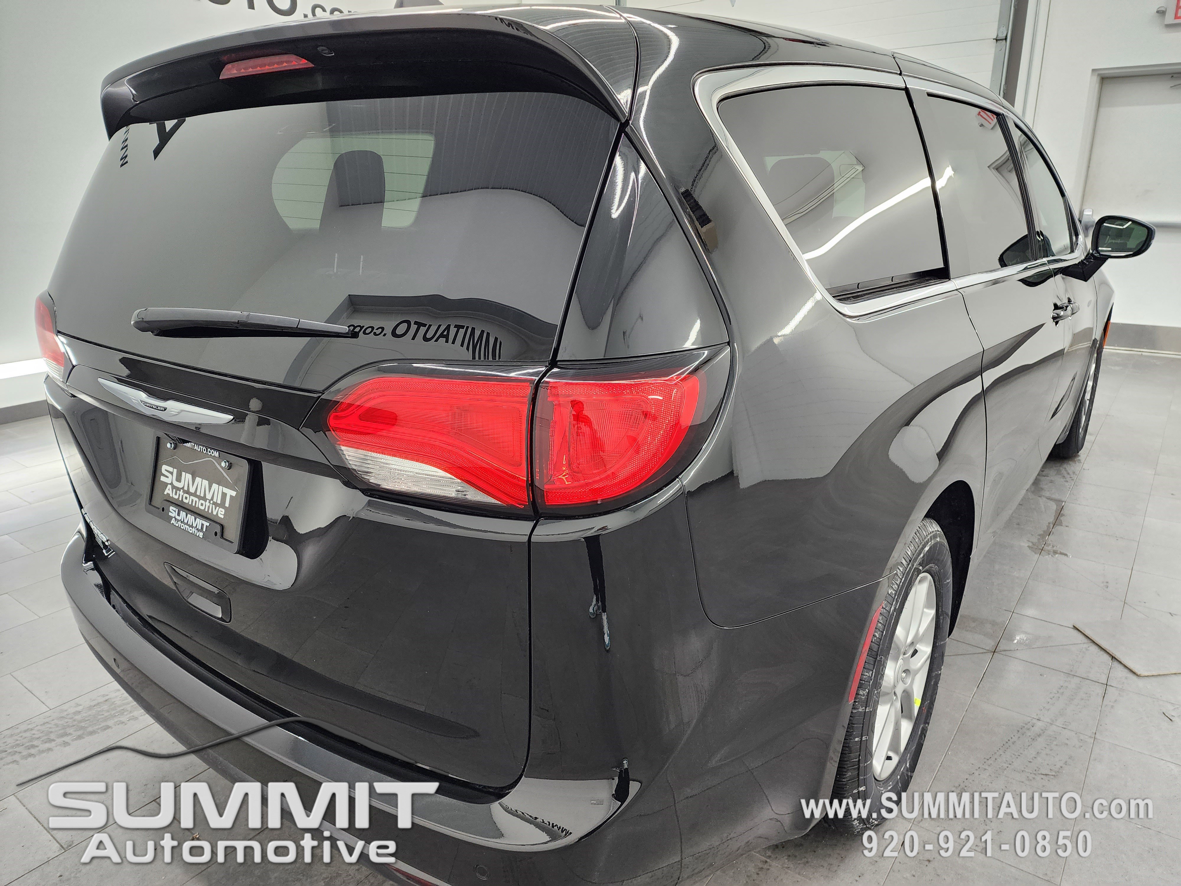 New 2026 Chrysler Voyager LX image 5