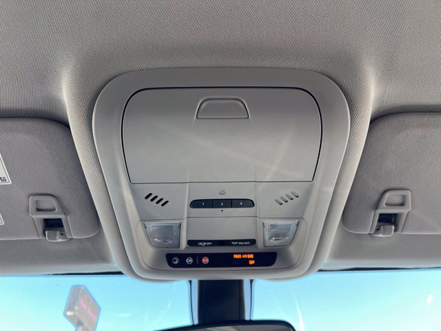 Used 2018 Chevrolet Equinox LT FWD image 17