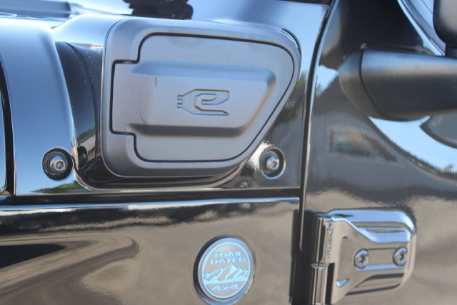 Used 2024 Jeep Wrangler Unlimited w/ Convenience Group AWD/4WD image 8
