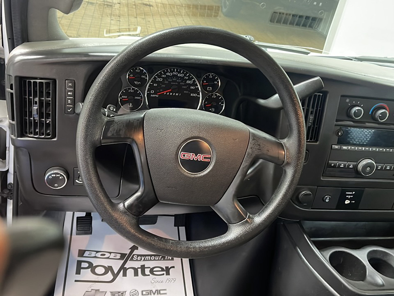 Used 2016 GMC Savana 2500 RWD image 3