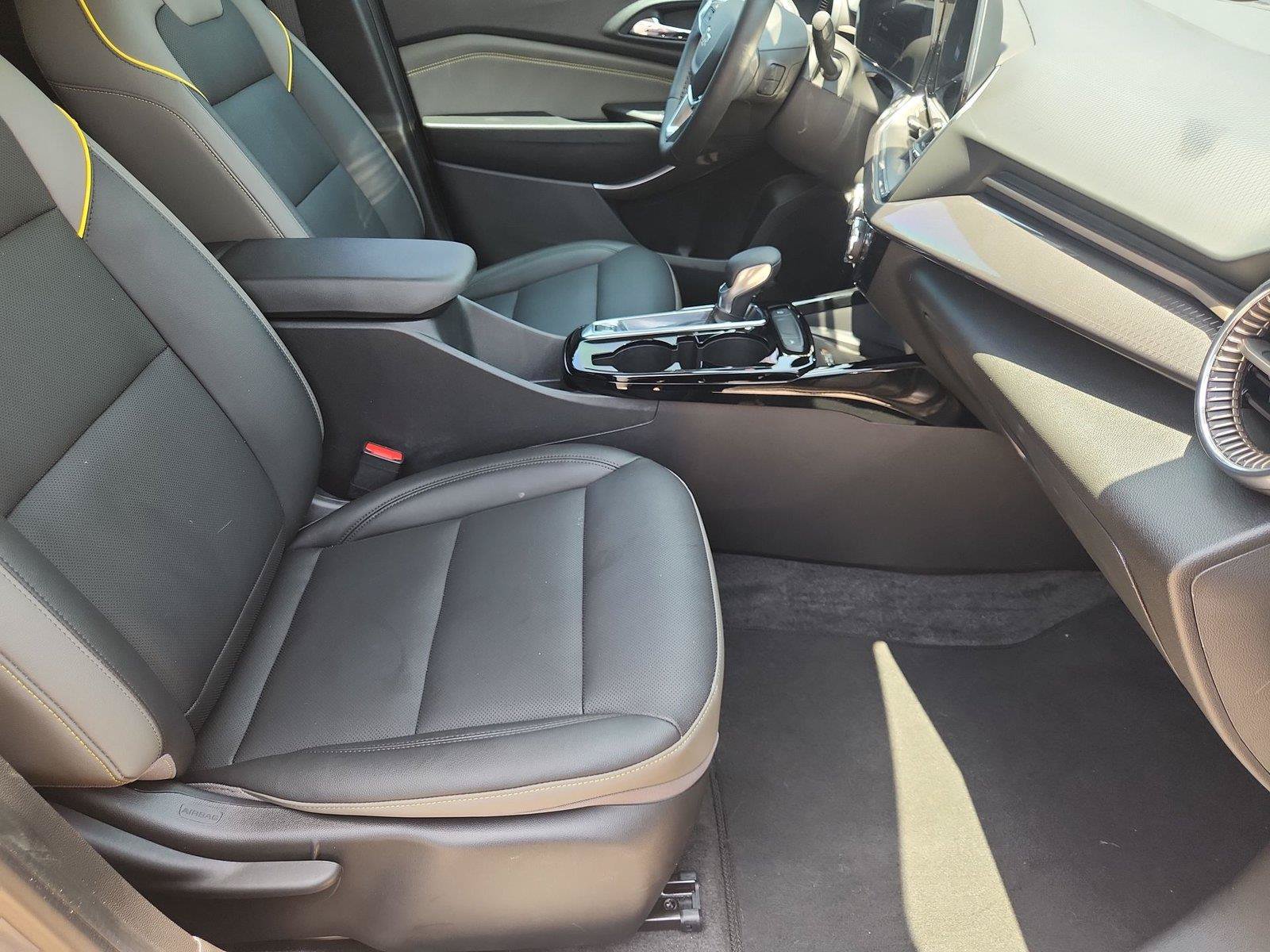 Used 2025 Chevrolet Trax ACTIV w/ Sunroof Package FWD image 26
