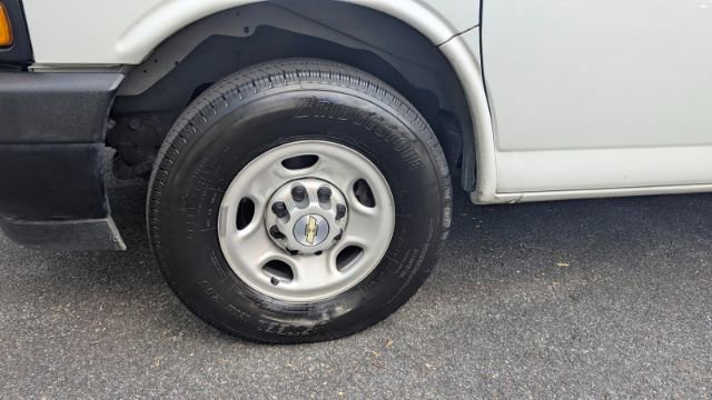 Used 2022 Chevrolet Express 2500 w/ Driver Convenience Package image 9
