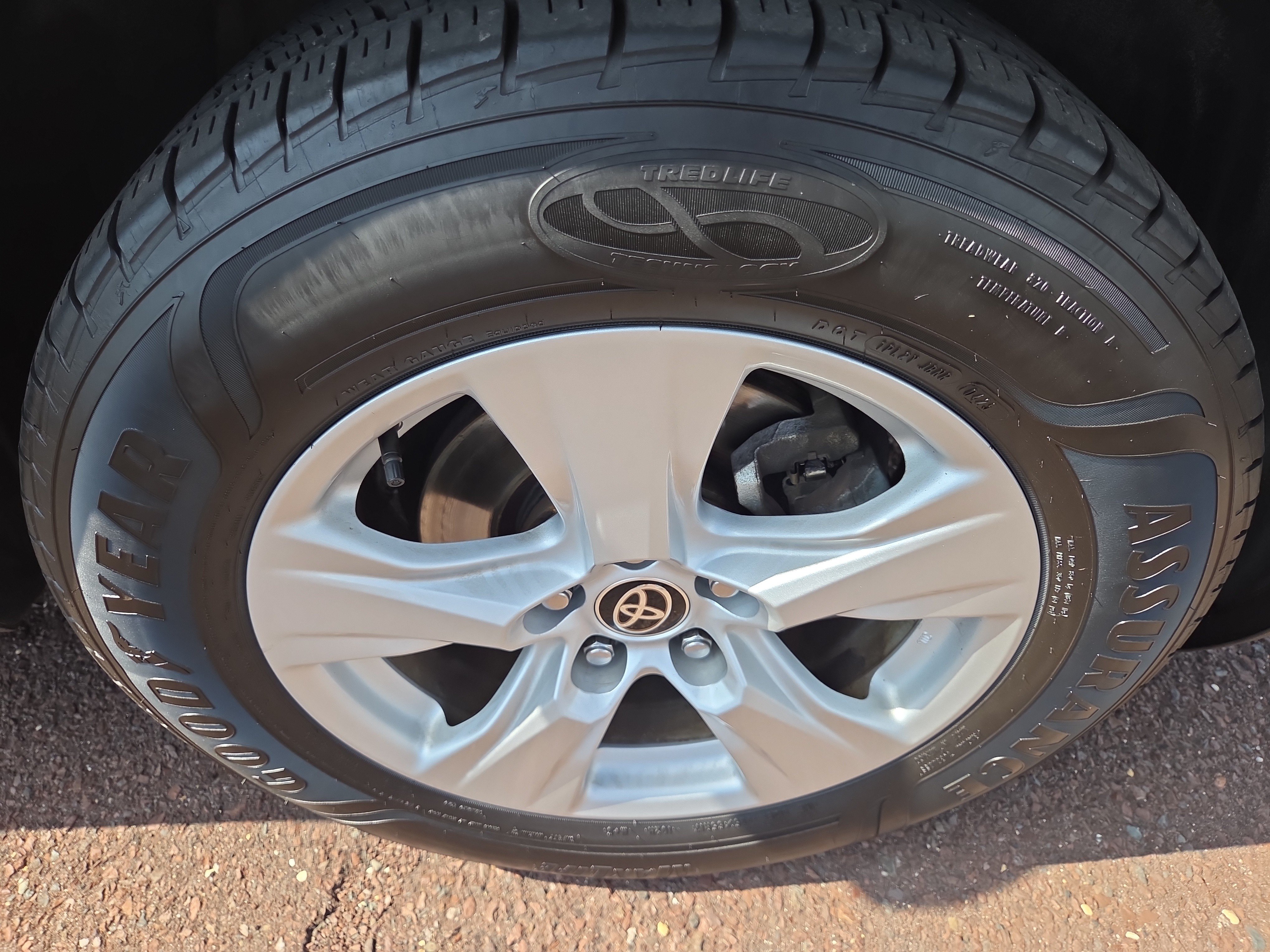Certified 2021 Toyota RAV4 XLE w/ XLE Grade Weather Package AWD/4WD image 9