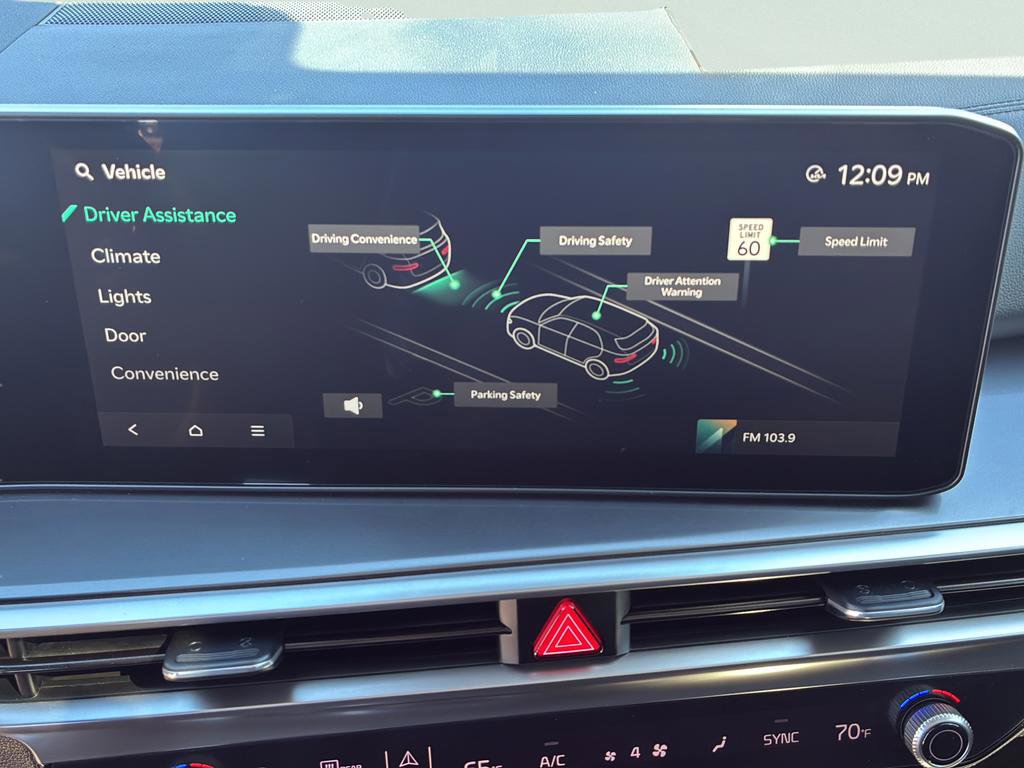 New 2025 Kia Sorento S w/ Panoramic Sunroof Package image 18